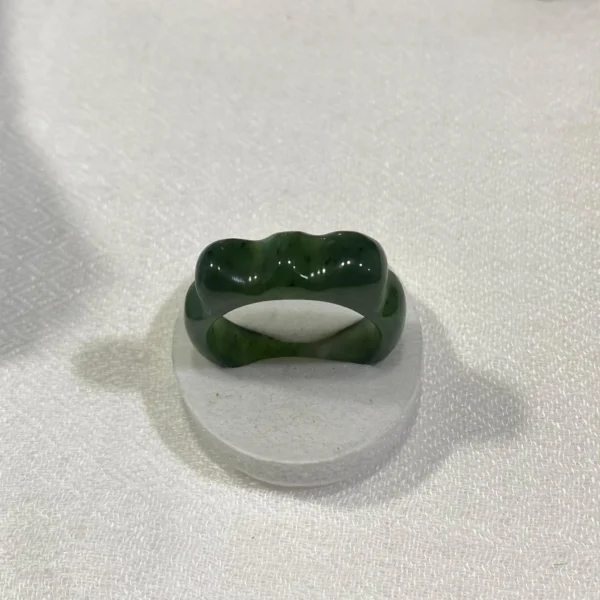 Elegant stone ring